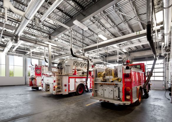 Comment concevoir un bâtiment nécessitant peu d'entretien et écoénergétique qui répond à des exigences fonctionnelles complexes?