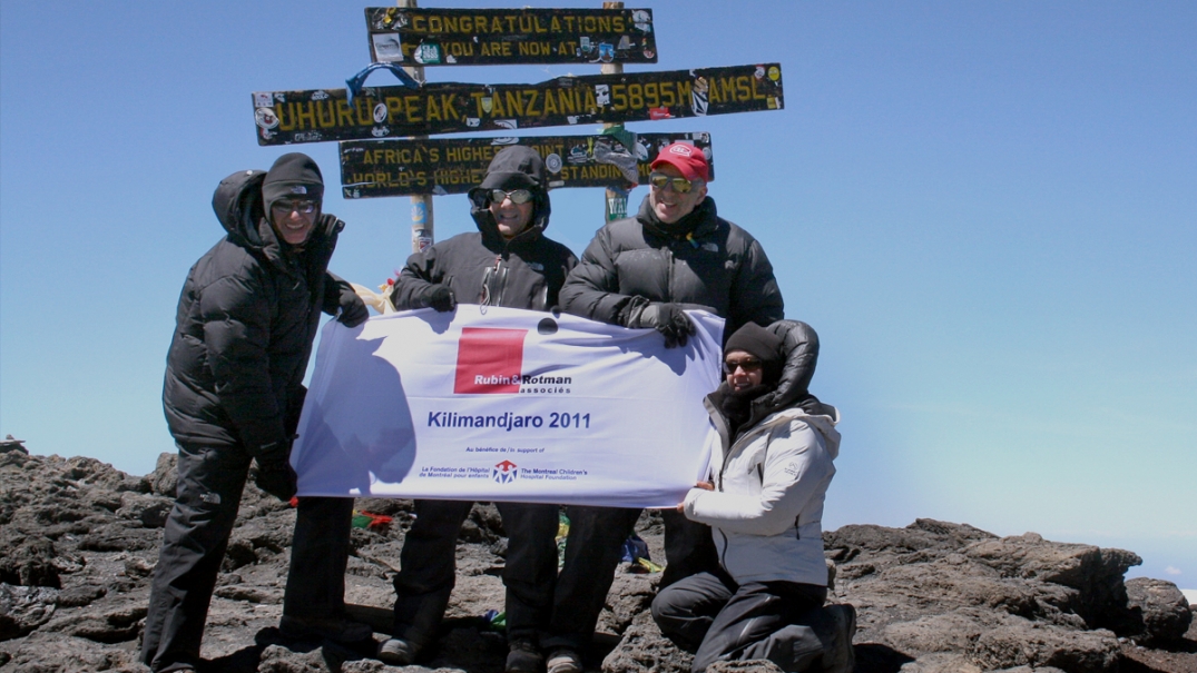 RRA grimpe le Mont Kilimandjaro