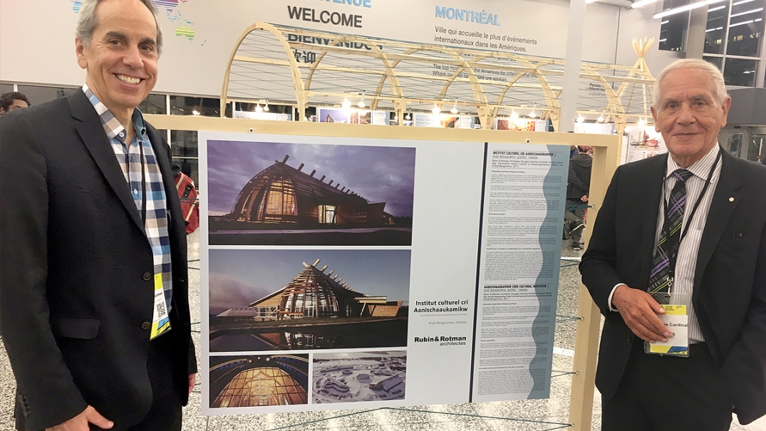 Réunis à nouveau avec Douglas Cardinal