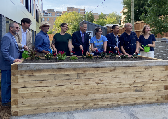 Célébration de l'inauguration du 159 Forward Avenue