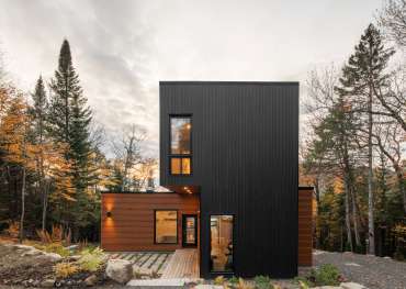 Maison de campagne préfabriquée et conçue pour être certifiée LEED or